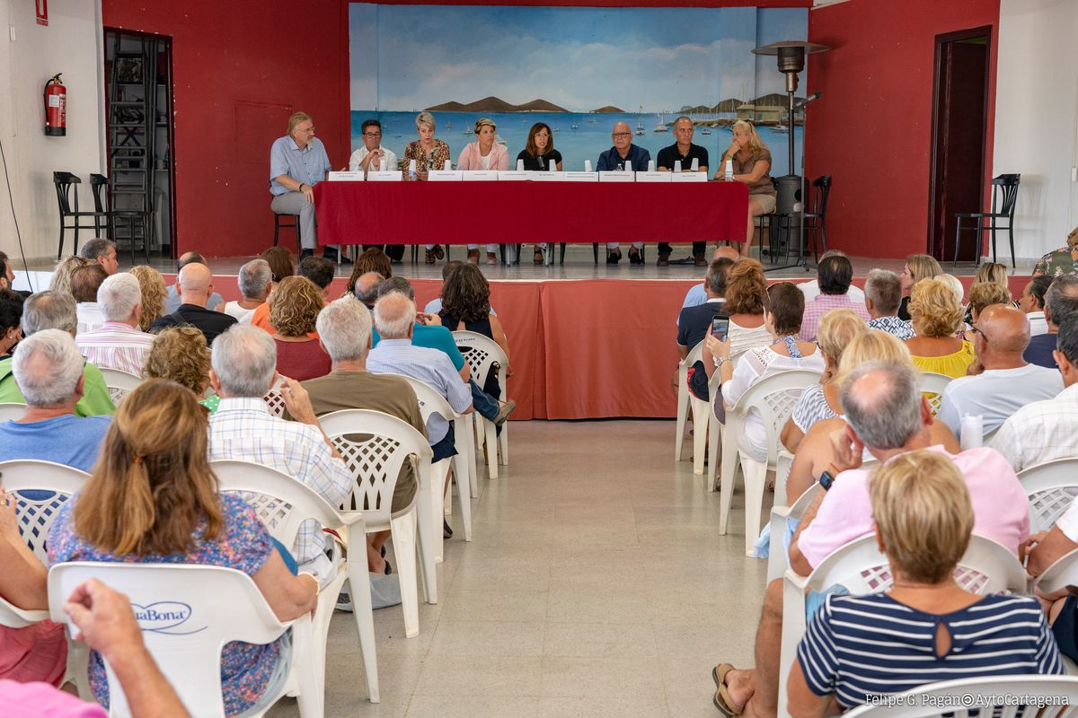 Asamblea en Los Urrutias sobre la mejora de los pueblos ribereos del Mar Menor