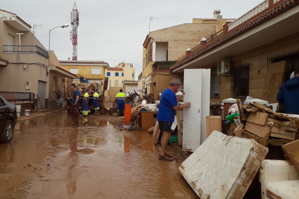 Limpieza de las calles y viviendas de los Nietos