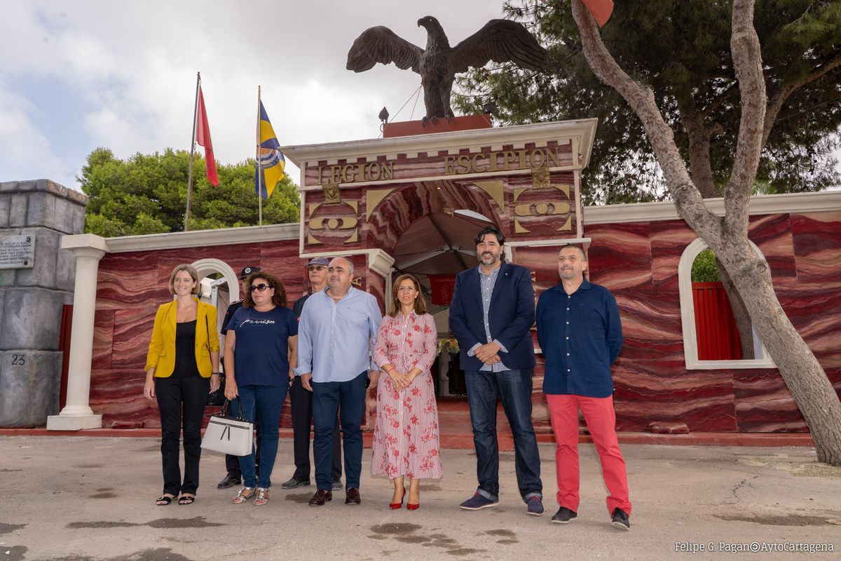 Visita al montaje del Campamento Festero de Carthagineses y Romanos