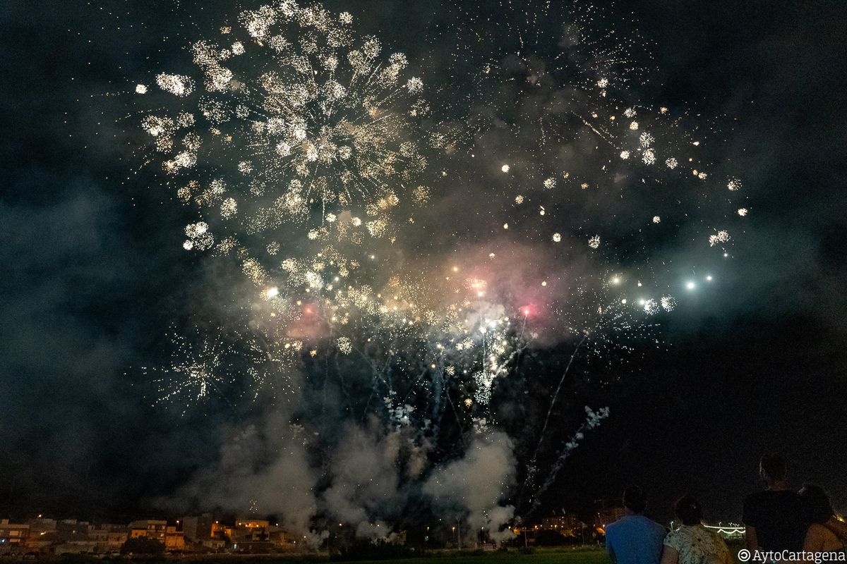 Apagado del Fuego Sagrado y fuegos artificiales Carthagineses y Romanos