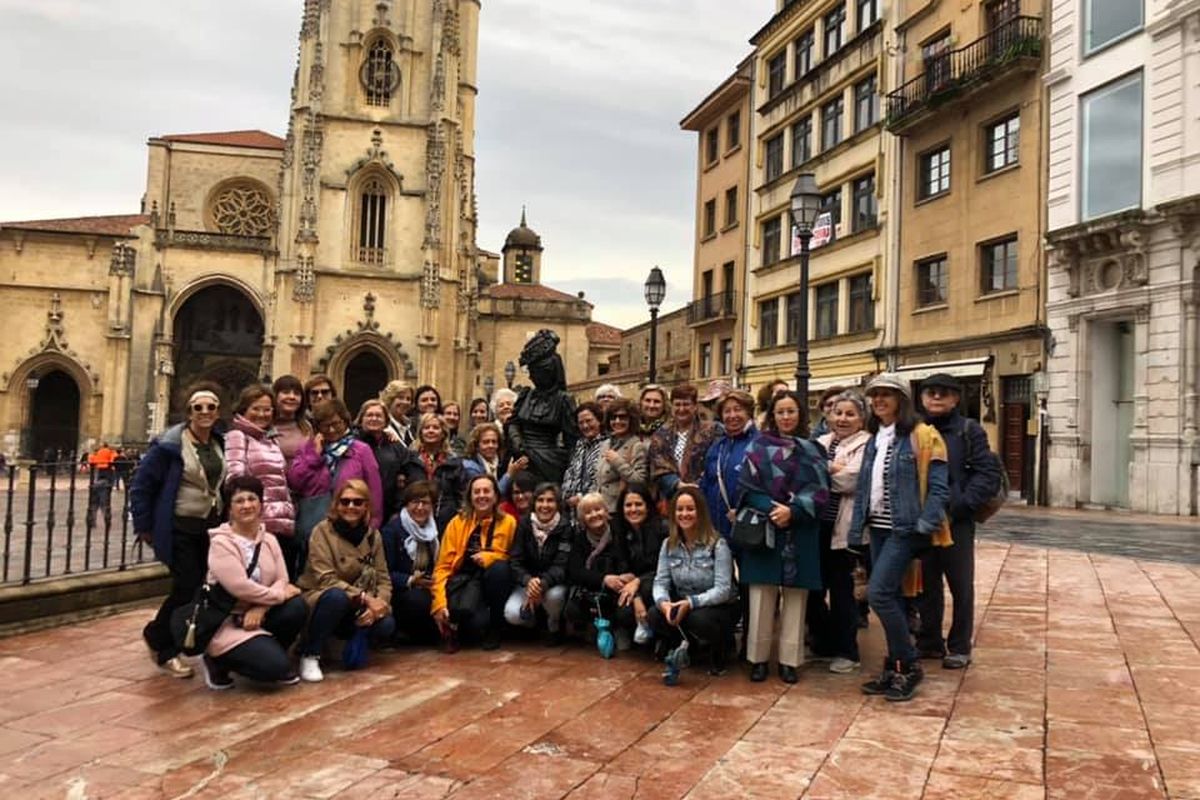 Clubes de lectura de Cartagena en Oviedo para participar en un encuentro con la ganadora del premio Princesa de Asturias de las Letras