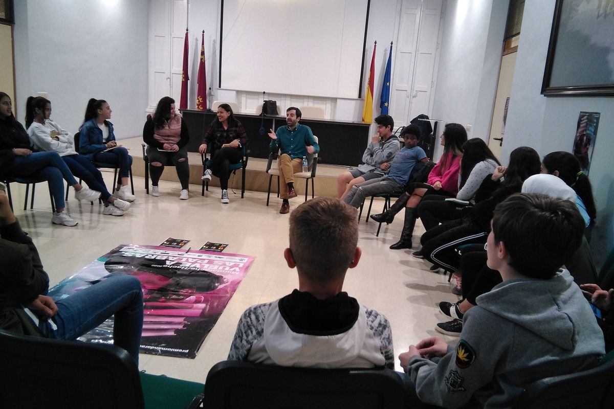 David Lozano encuentro con jvenes de centros interculturales