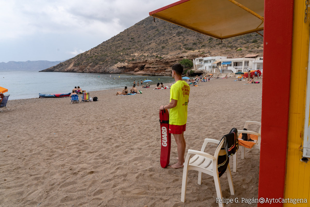 Imagen de archivo de un socorrista de Proteccin Civil de Cartagena en playas