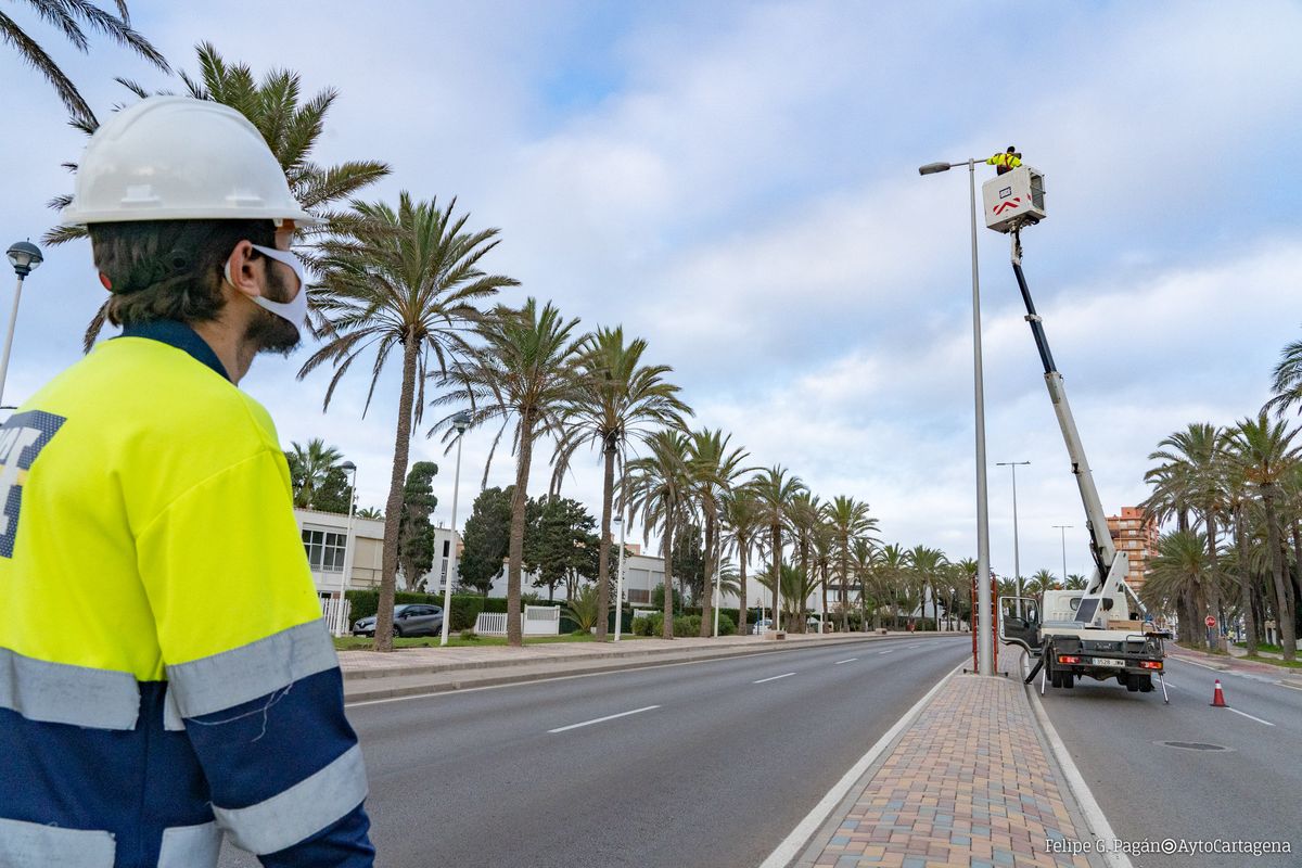 Sustituci�n de luminarias de tecnolog�a led en La Manga