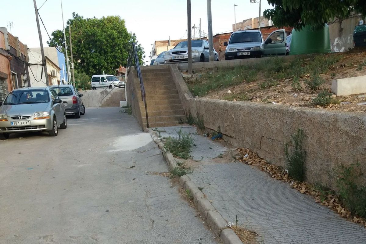 M�s de 50.000 euros en arreglos de aceras, plazas y dependencias en el Distrito 5