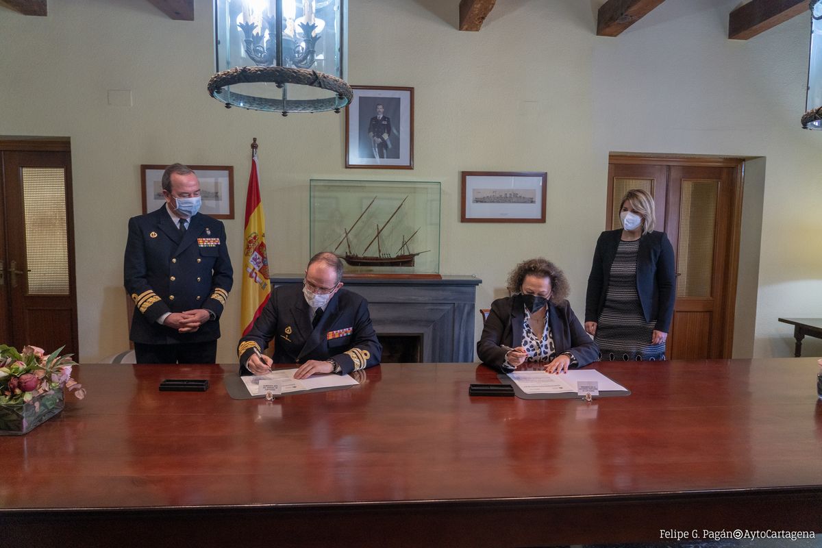 Firma del convenio sobre cesin del Espalmador entre la Armada y la Autoridad Portuaria