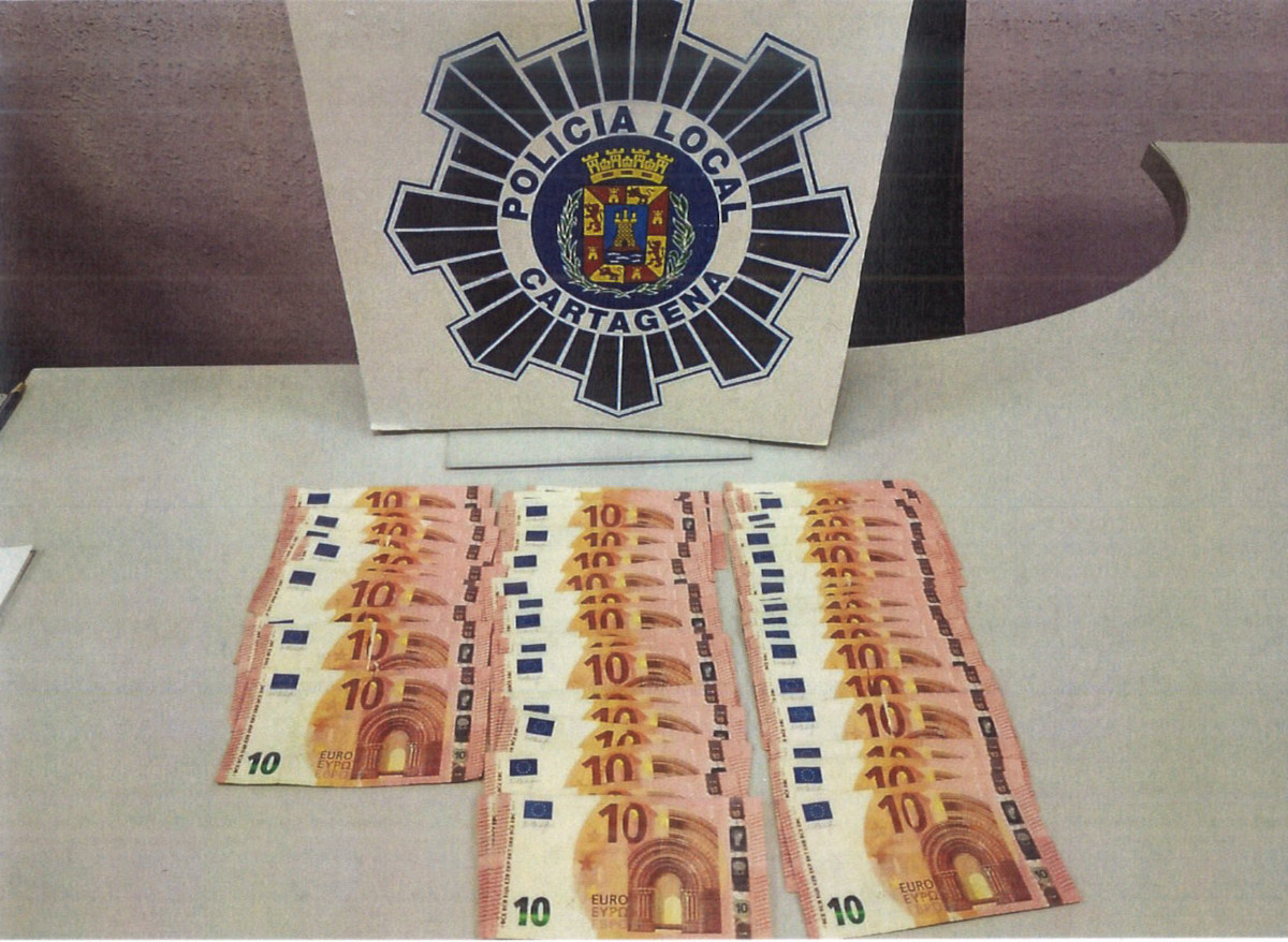 Billetes de 10 euros manipulados, intervenidos por la Polica Local