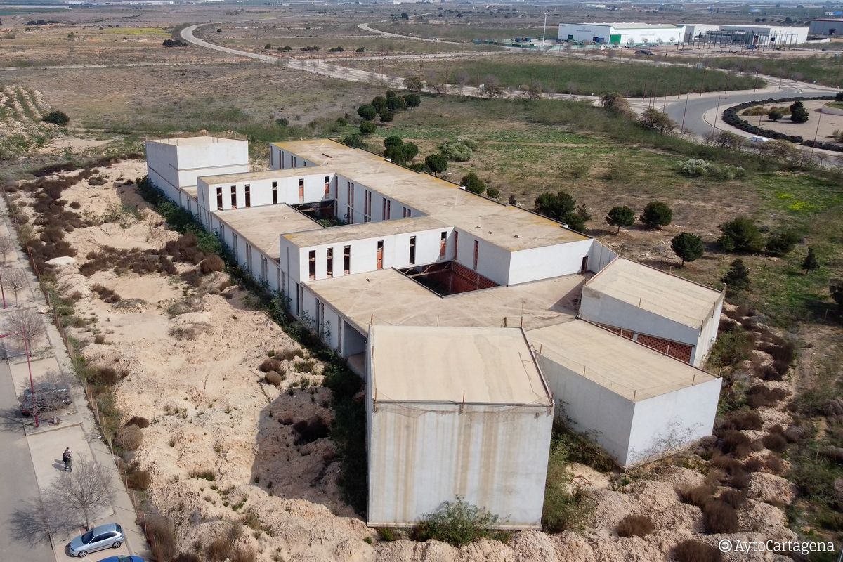 Naves donde ester� la sede de la Asociaci�n de Empresarios de Los Camachos