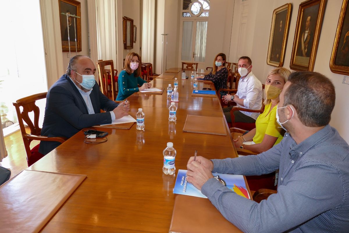 Reunin de la alcaldesa con representantes sindicales de la Polica Nacional