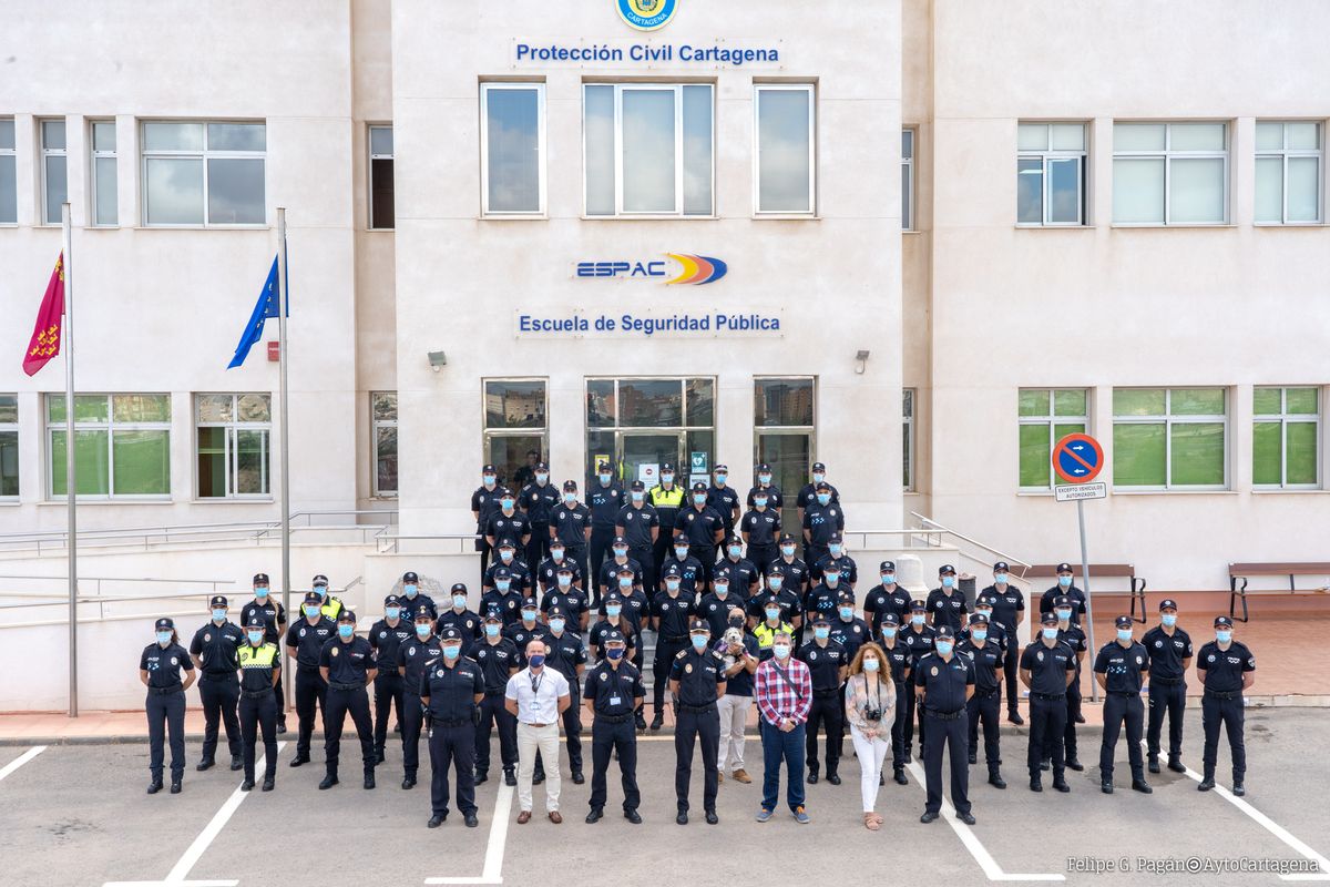 Visita de aspirantes a policas locales de la Regin a la ESPAC de Cartagena