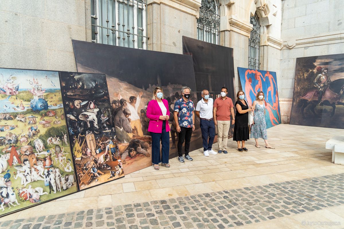 Presentacin de las obras en el Palacio Consistorial.