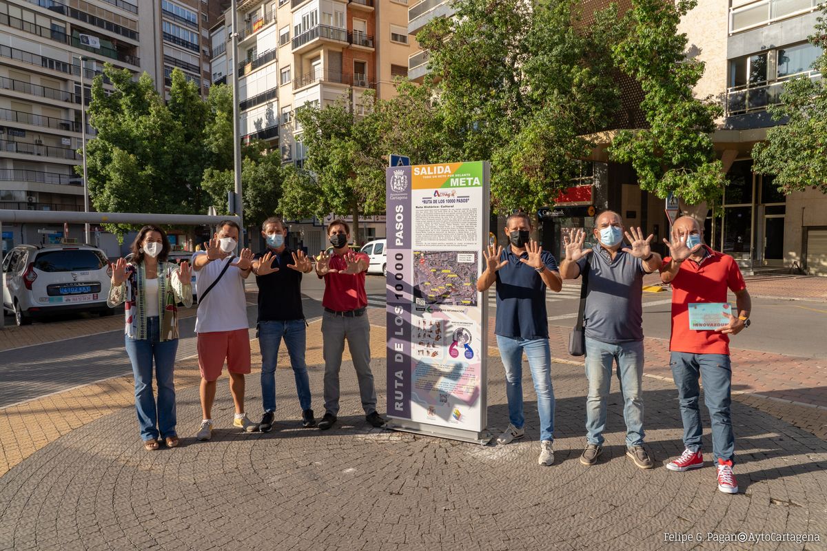 Itinerarios urbanos del programa Escuelas Activas con recorridos desde las plazas de Espaa y Juan XIII