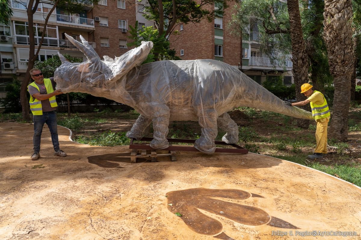 Los dinosaurios llegan al parque Sauces | Ayuntamiento de Cartagena