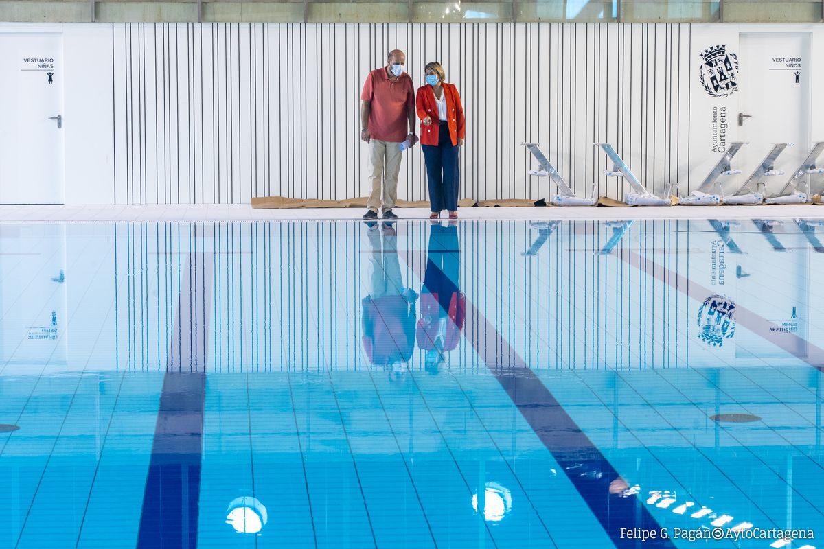 ltimos preparativos de la piscina del Palacio de Deportes.