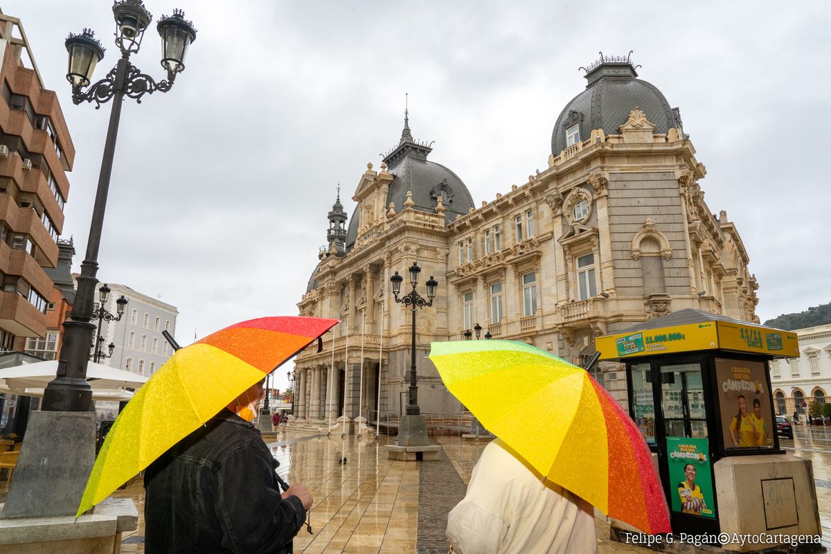 Paraguas en el Palacio Consistorial.