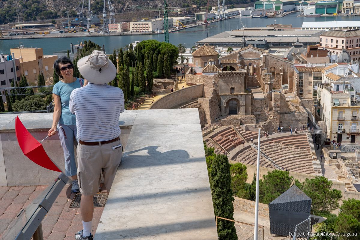 Turistas asiticos en Cartagena