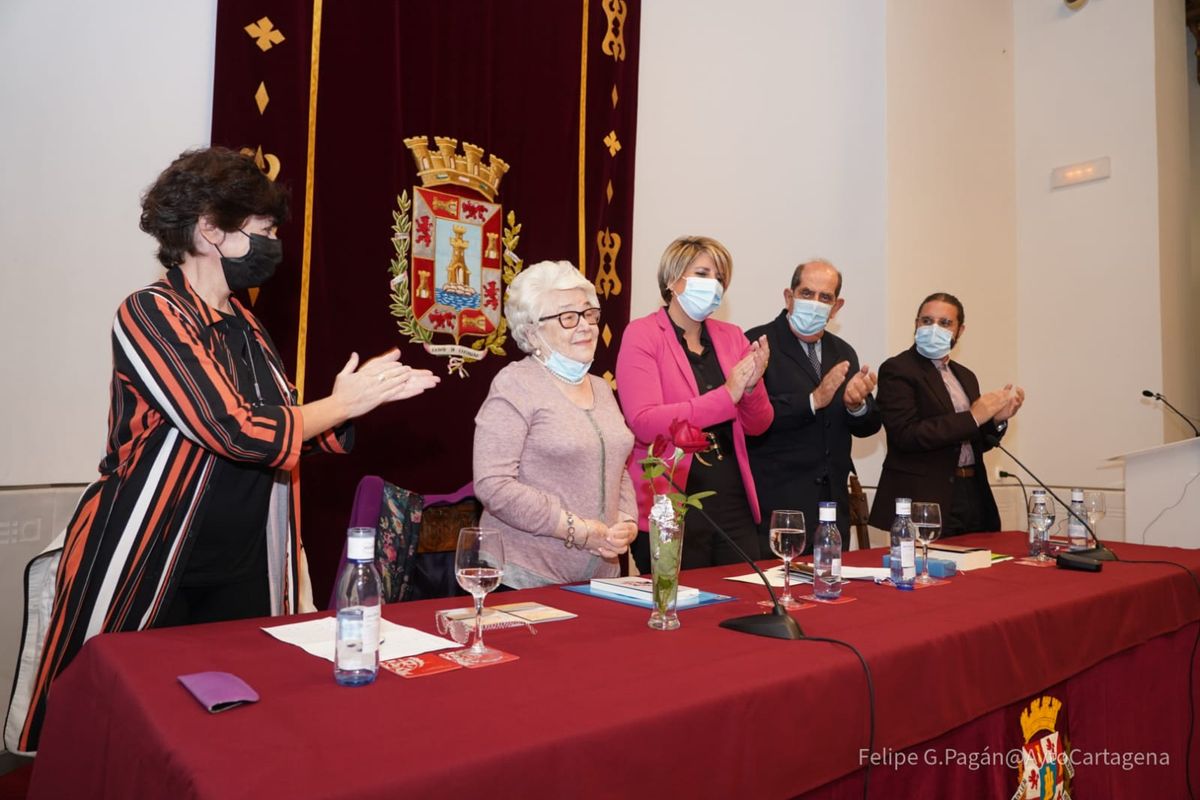 Homenaje a la poeta cartagenera Mara Teresa Cervantes