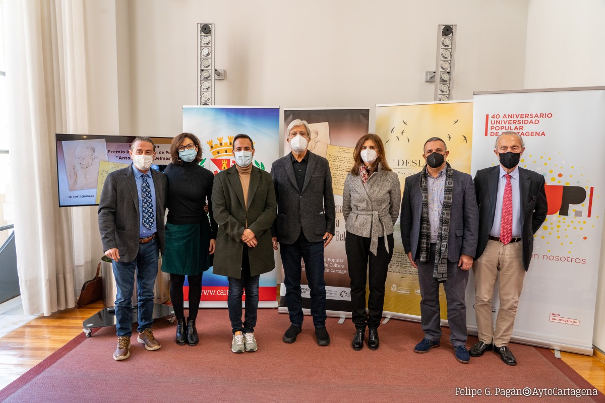 Fotos del jurado del Premio Internacional de Poesa Antonio Oliver Belms