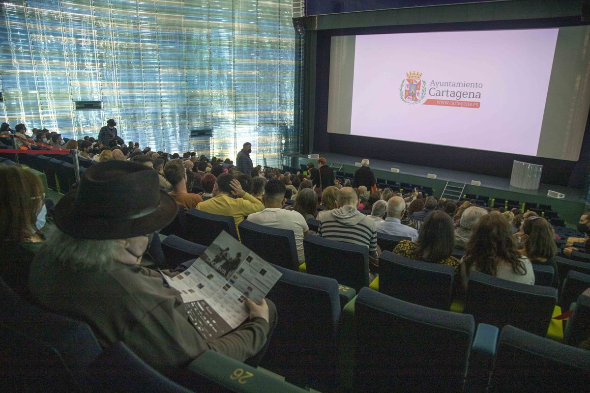 Primera sesi�n inaugural del FICC el domingo en El Batel. (Fotos FICC Pablo S�nchez)