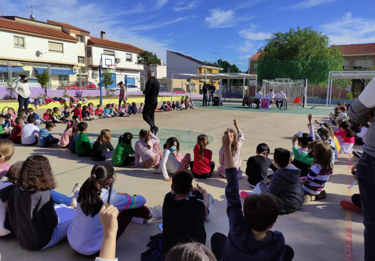 Visita al CEIP Poeta Antonio Oliver