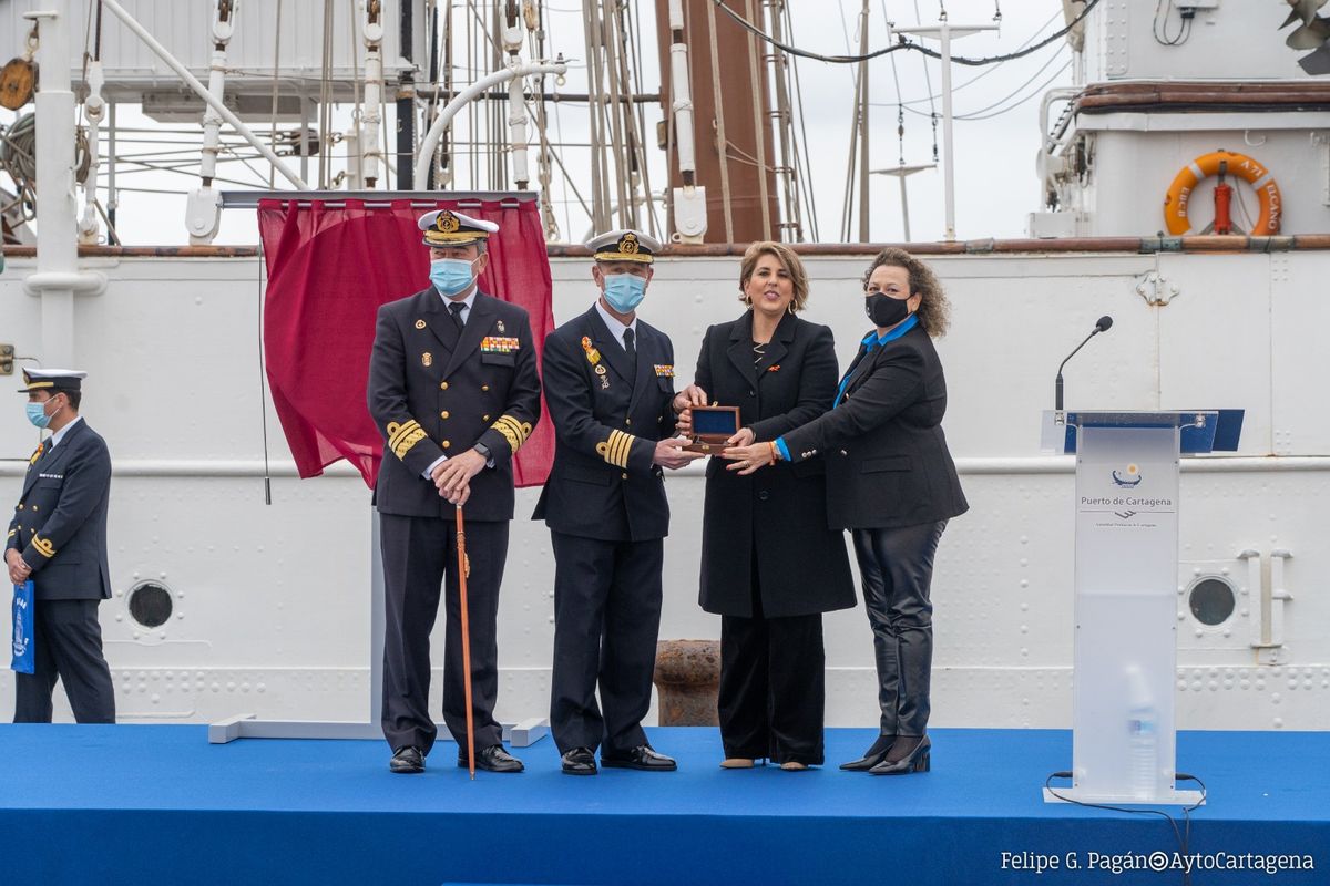 Acto de nominacin y despedida del Juan Sebastin Elcano