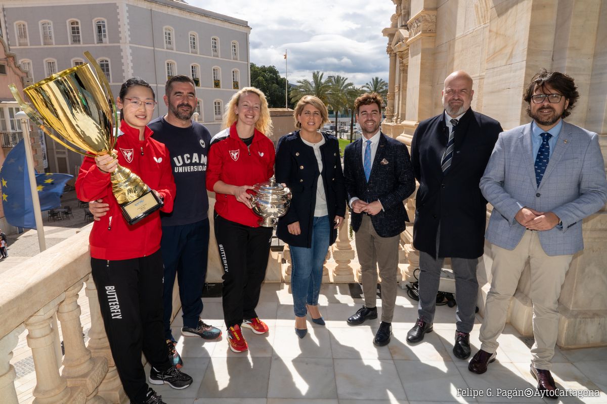Las jugadoras del UCAM Cartagena Tenis de Mesa son recibidas en el Palacio Consistorial