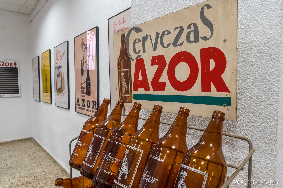 Presentacin de la exposicin sobre la cerveza El Azor