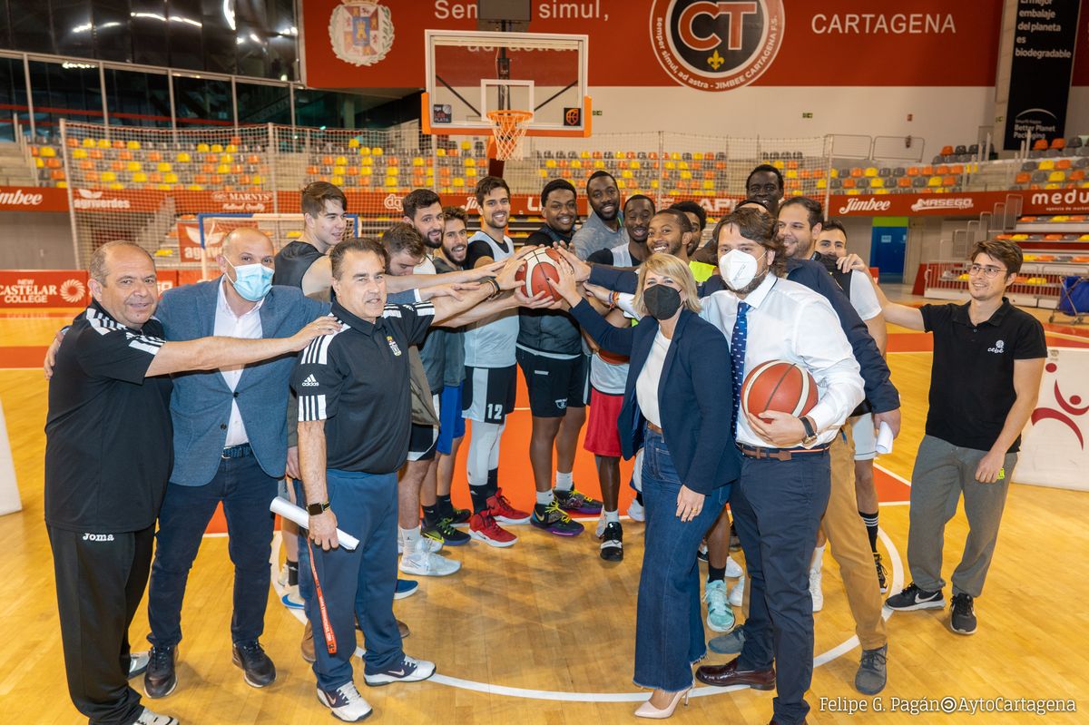 Visita al entrenamiento del FC Cartagena Club Baloncesto 