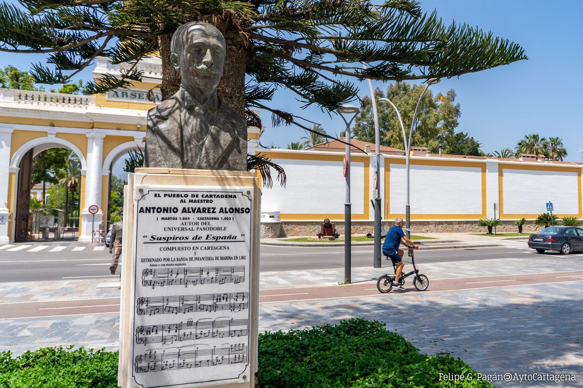 Restauración de las placas de partituras del monumento al maestro Álvarez Alonso