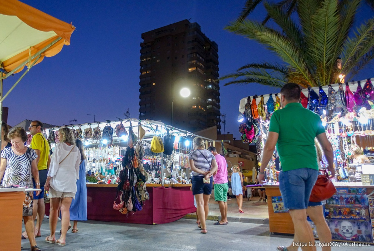 Mercadillo de artesana de la Plaza Bohemia