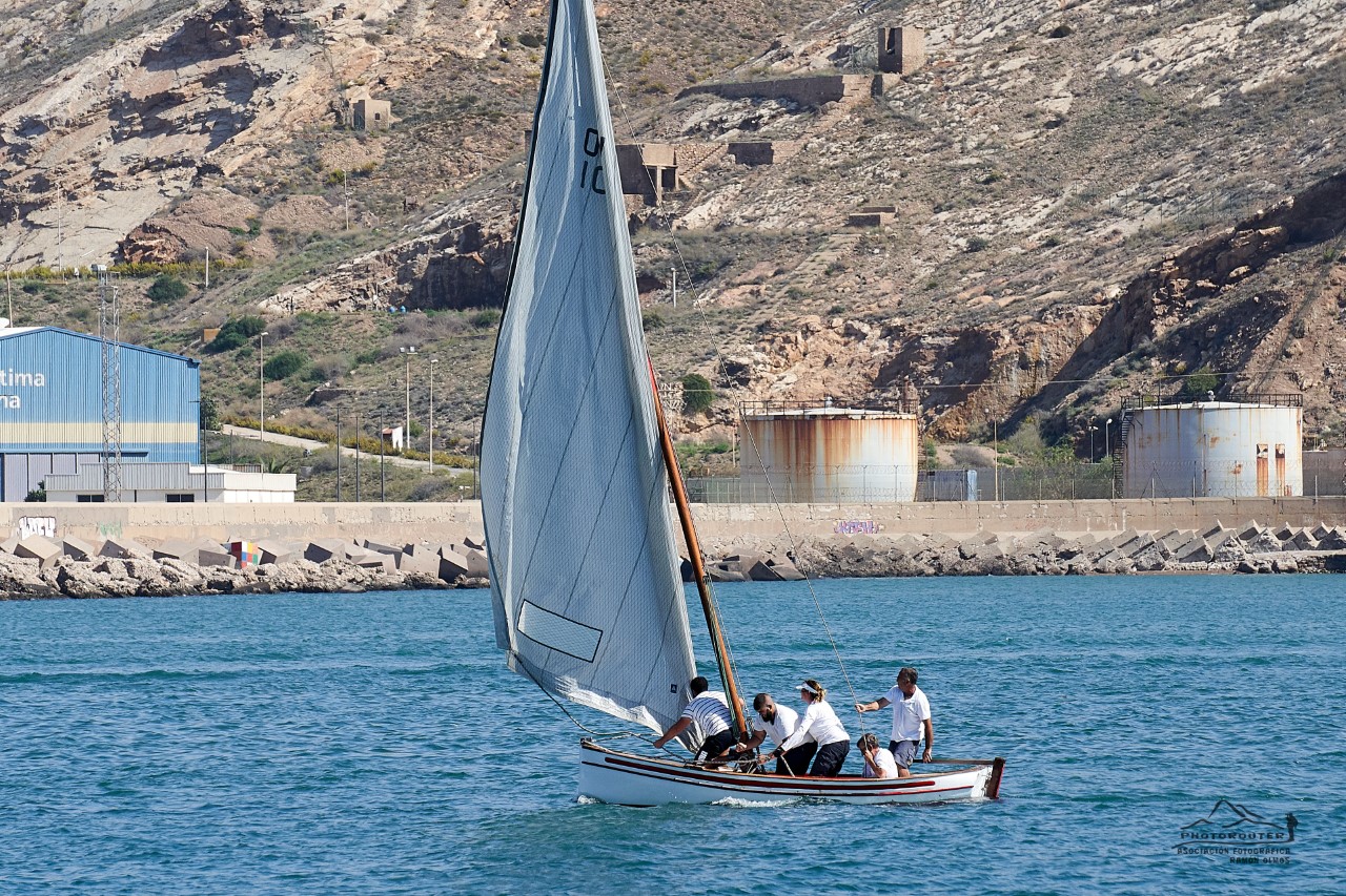 Imagen de archivo de vela latina