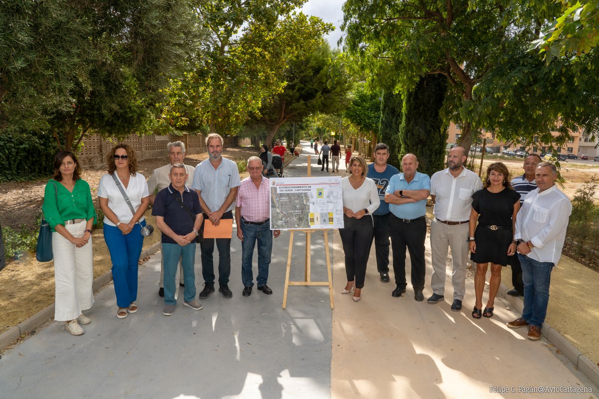 Visita a la segunda fase de la Va Verde del Barrio Peral