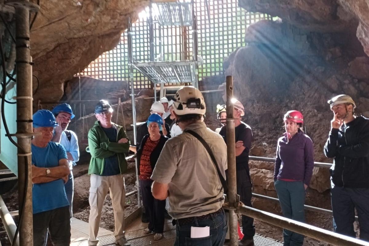 Una veintena de expertos y técnicos debaten en Cartagena sobre la Cueva Victoria