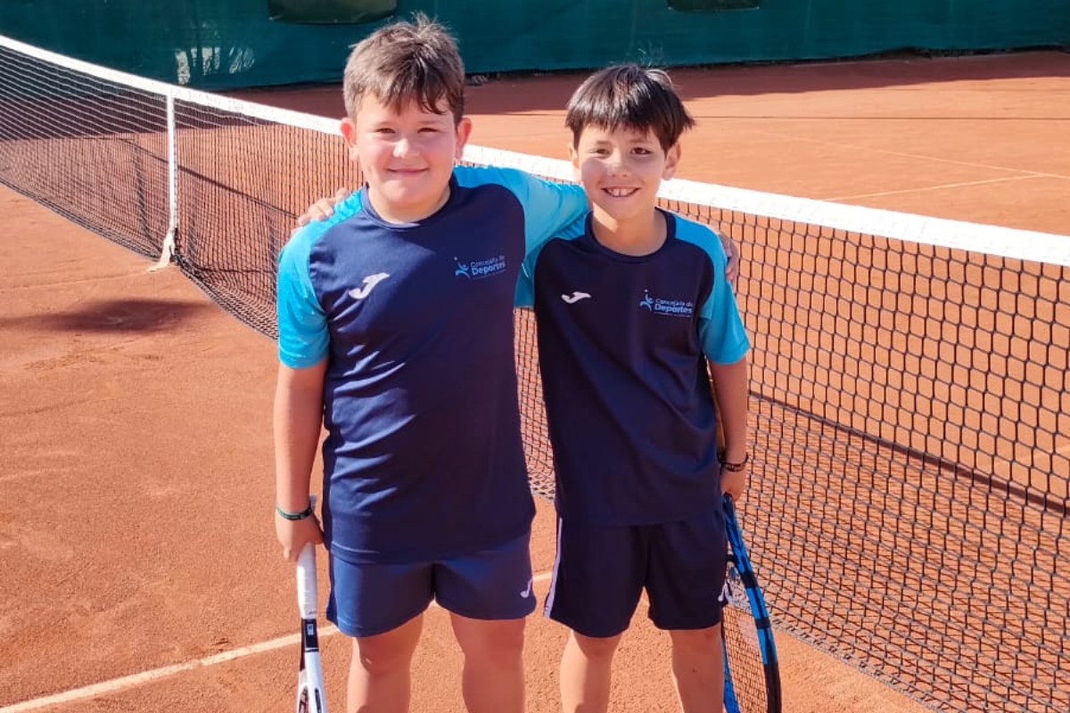 Alumnos de la Escuela Municipal de Tenis