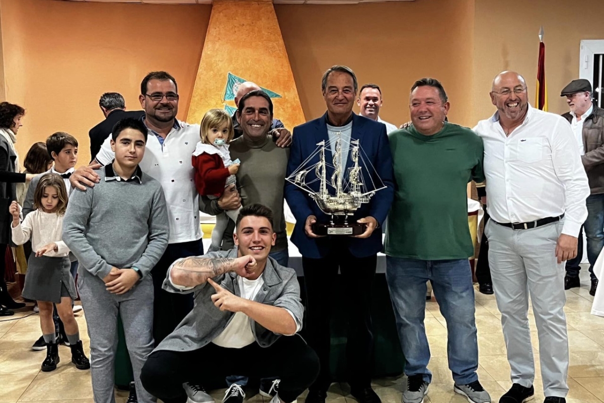 Entrega de premio de la temporada de Vela Latina de 21 palmos