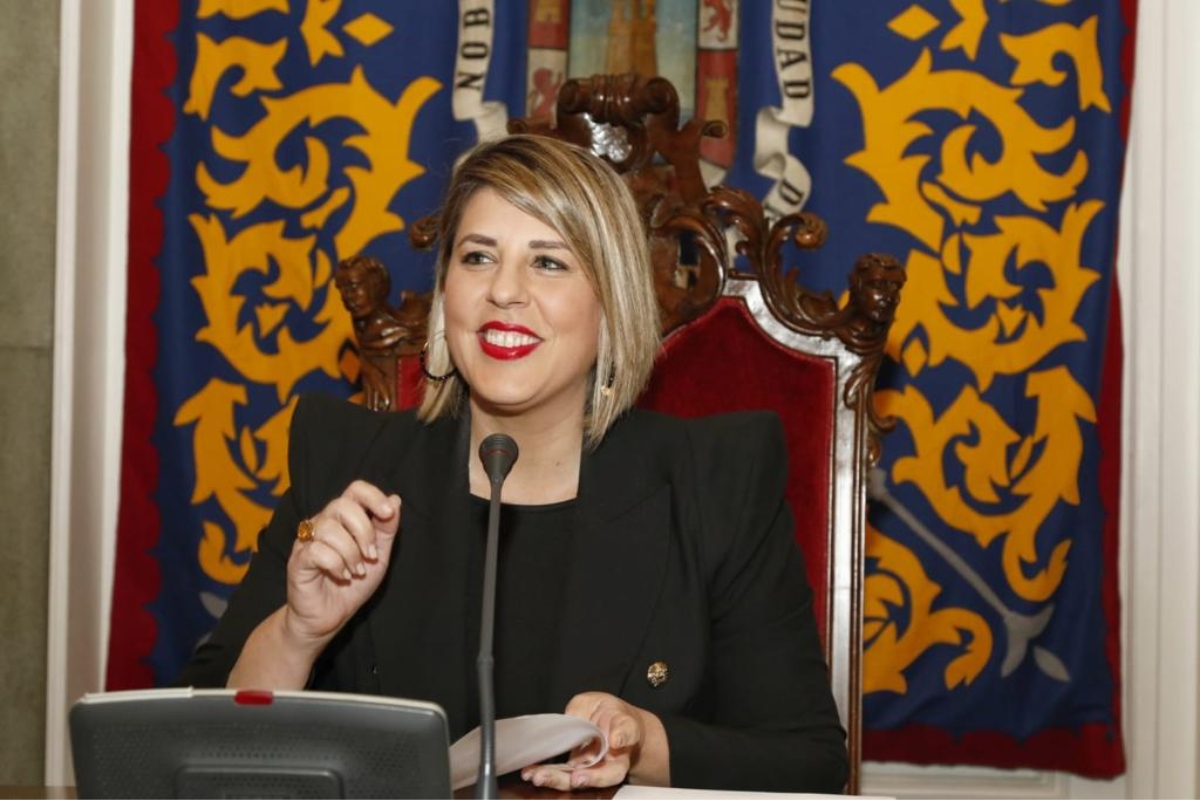 La alcaldesa, Noelia Arroyo, en el Pleno Municipal