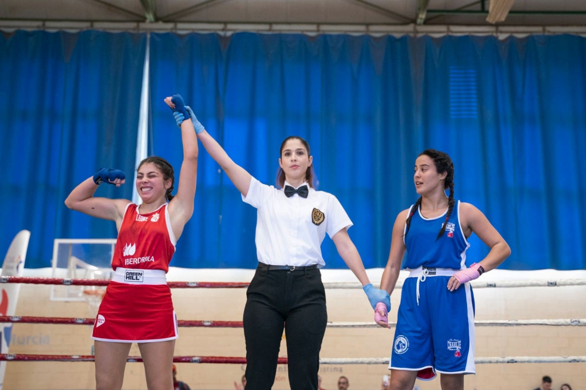 Nayara Arroyo en el Campeonato Regional de Boxeo