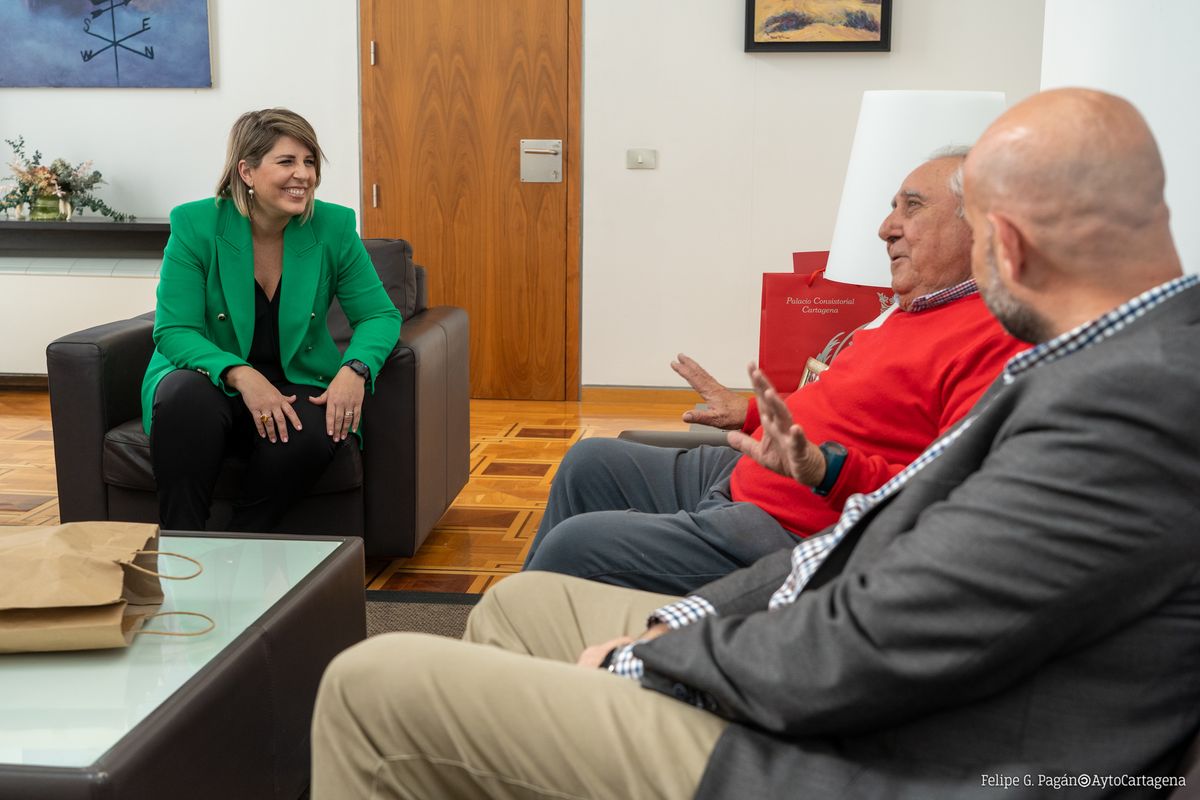 La alcaldesa Noelia Arroyo recibe a Diego Segovia