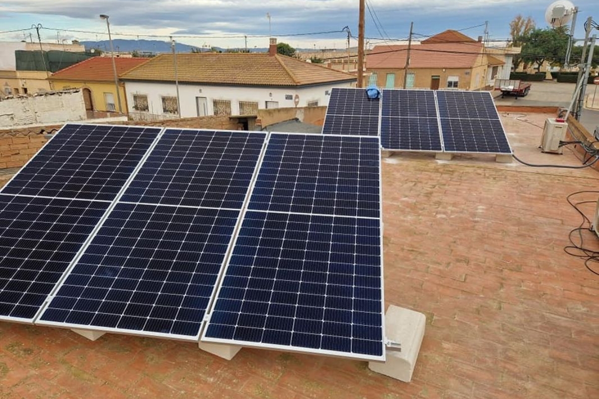 Instalacin de placas fotovoltaicas en locales sociales