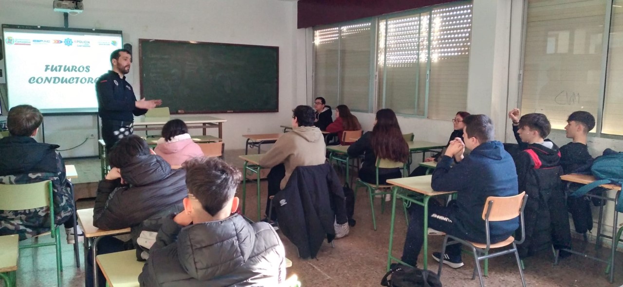 Curso de la ESPAC en el IES Elcano