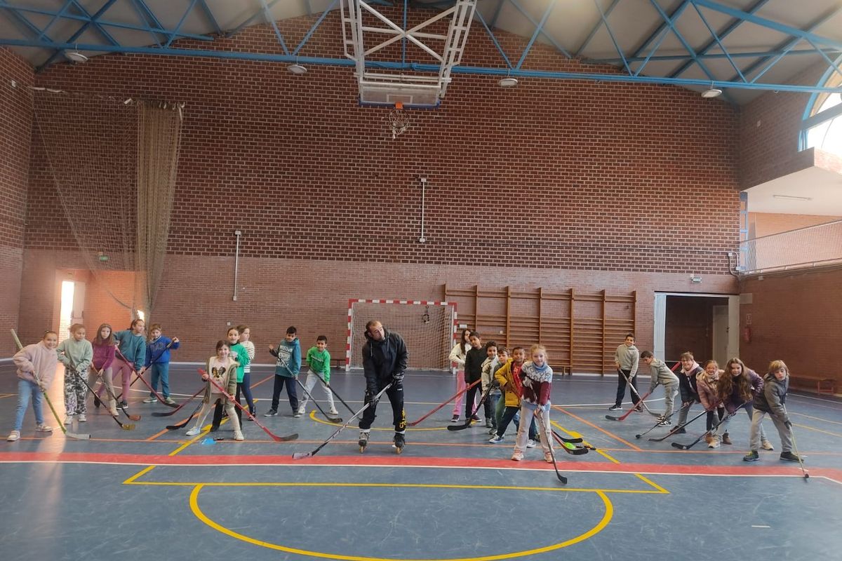 Hockey en Lnea en el CEIP Virginia Prez de El Algar, programa ADE