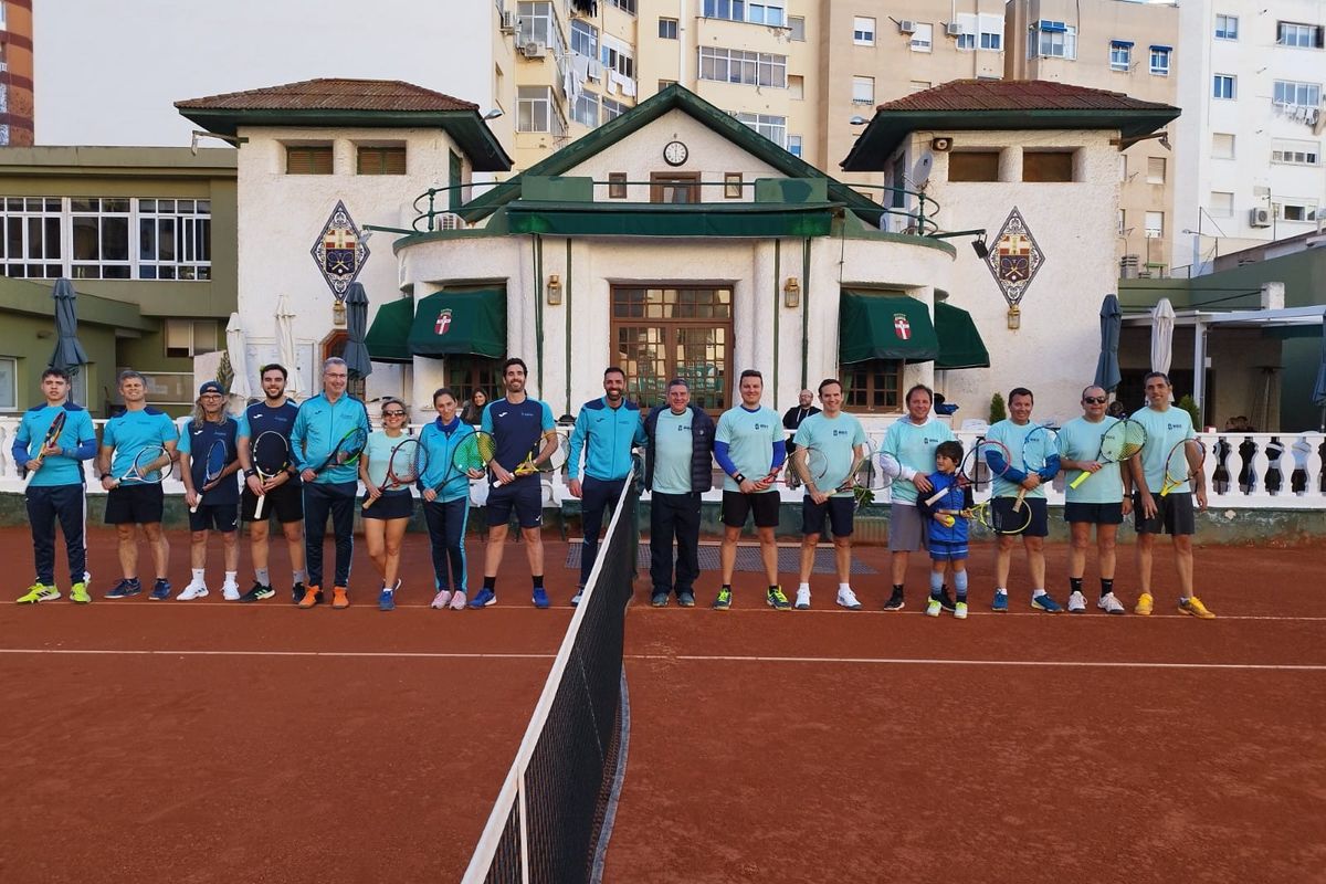 Jornada de convivencia entre la Escuela Municipal de Tenis y el Club Tenis Cartagena