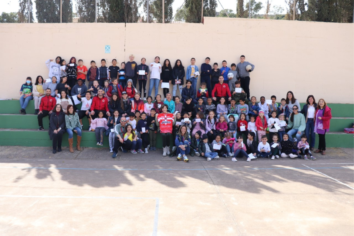 Actividad con escolares y el Jimbee CT Fútbol Sala