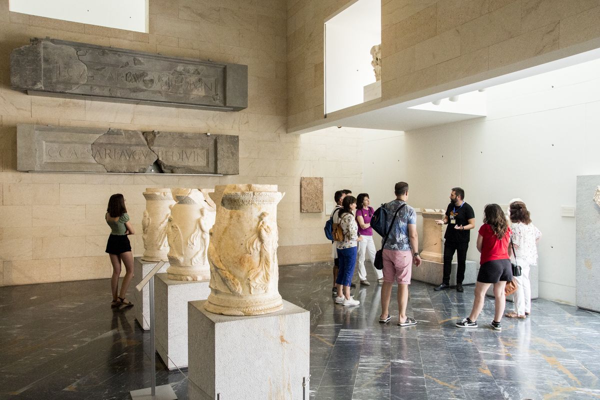 Visitantes del Teatro Romano