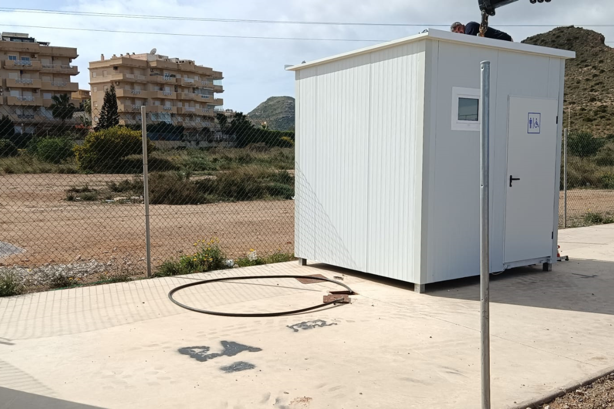 Instalacin de aseos en el recinto del mercadillo