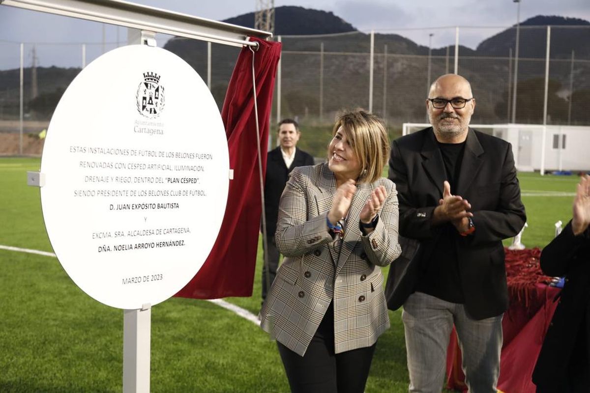 El Plan Césped permite a los 180 jugadores de la Escuela de Fútbol de Los Belones disfrutar de nuevas instalaciones