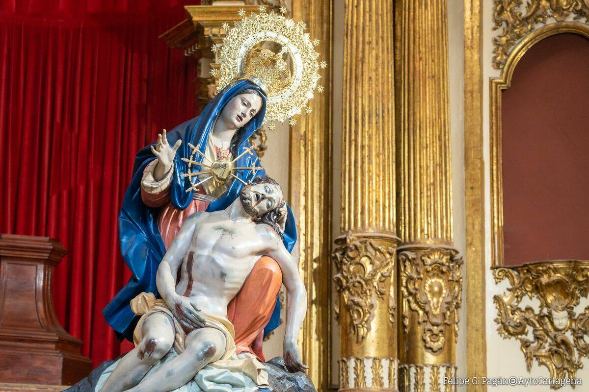 Imagen de la Virgen de la Caridad