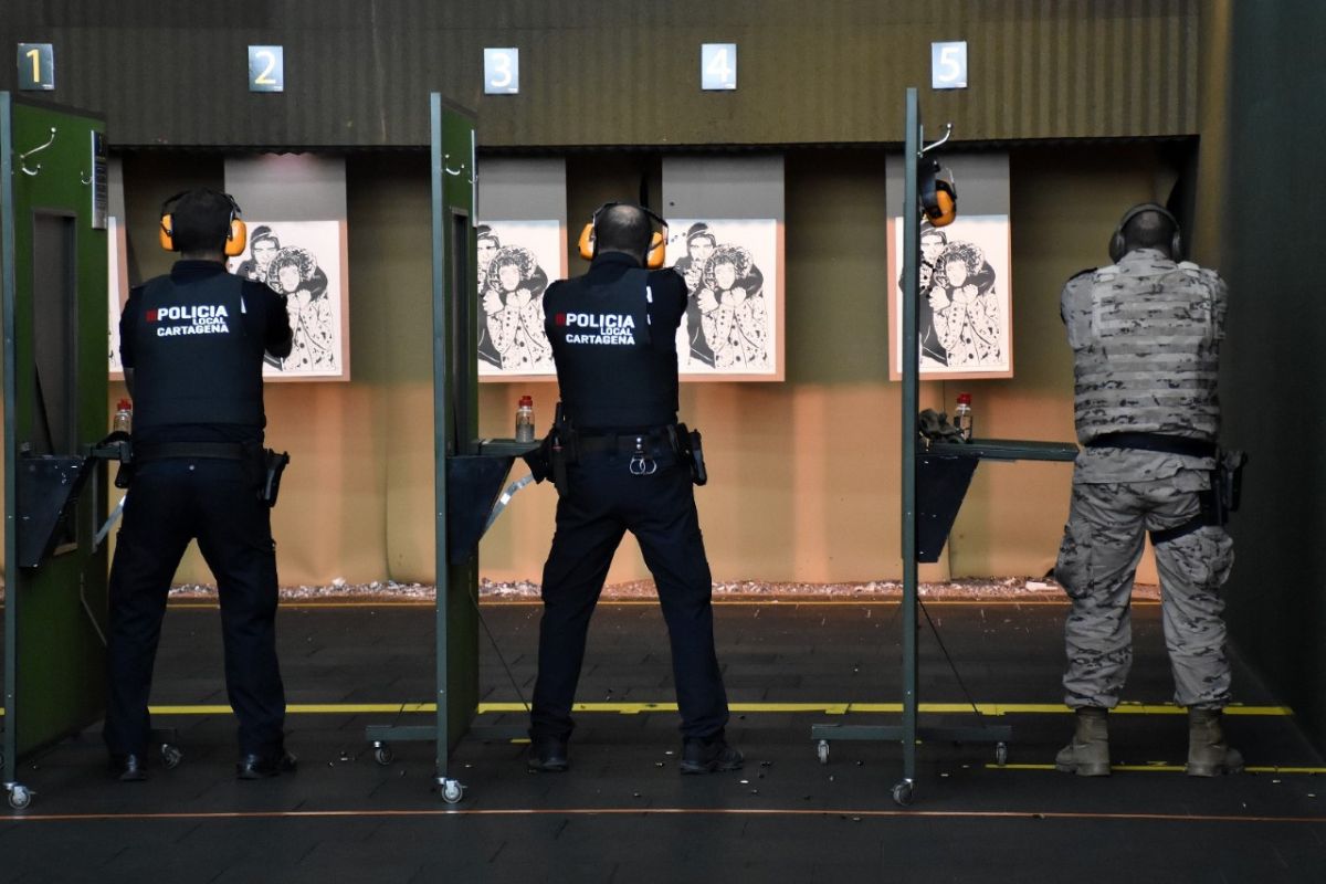 Finaliza el II Simposio de tiro de combate con arma reglamentaria con la participacin de mas de 80 personas