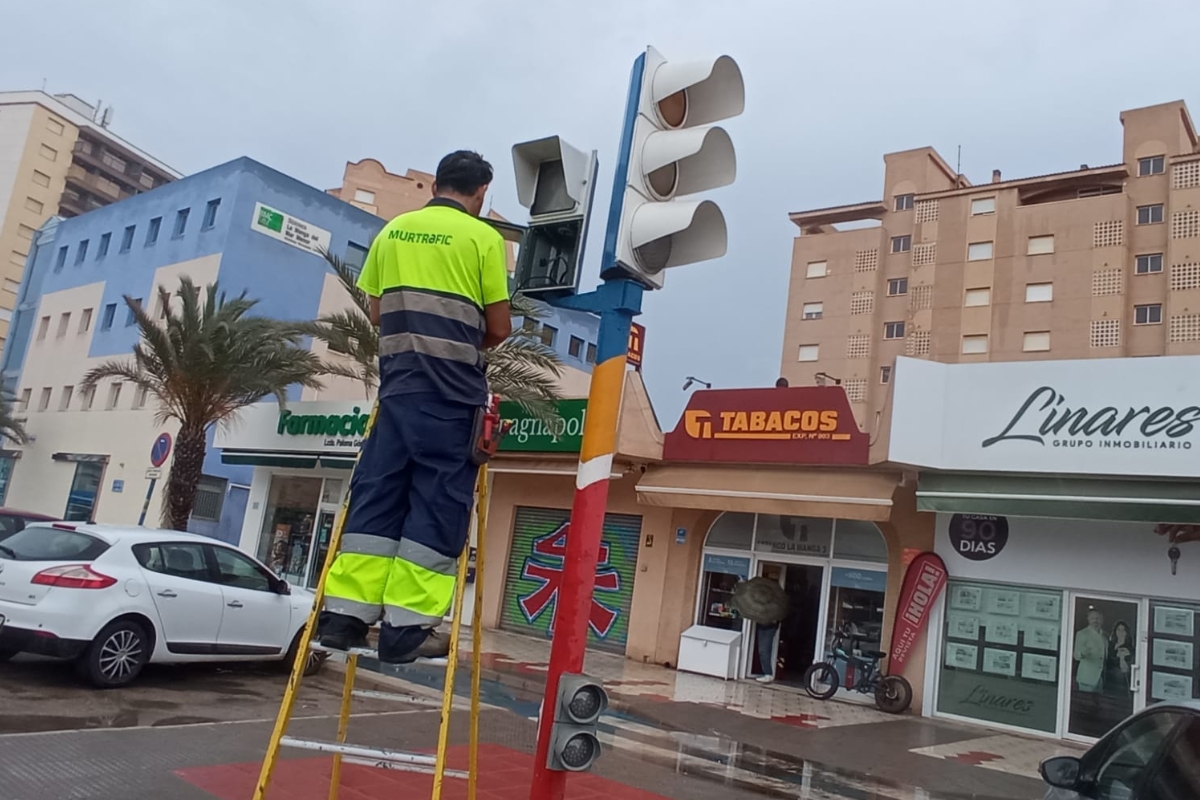 Nuevo sistema Pasblue en semforos de La Manga.