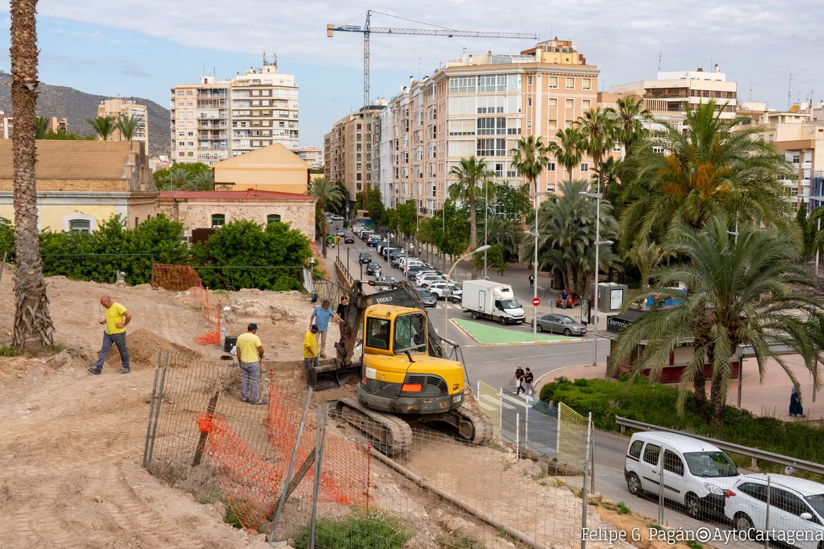 Catas arqueolgicas previas a las obras en el baluarte Berwick y el cerro de la Serreta